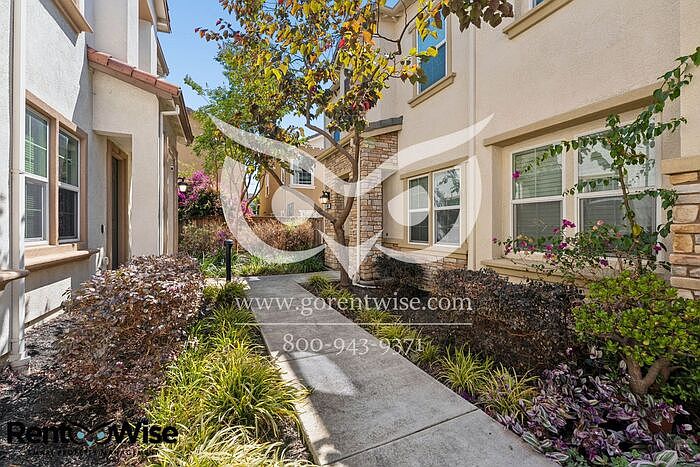 1548 Glenn St photo 3