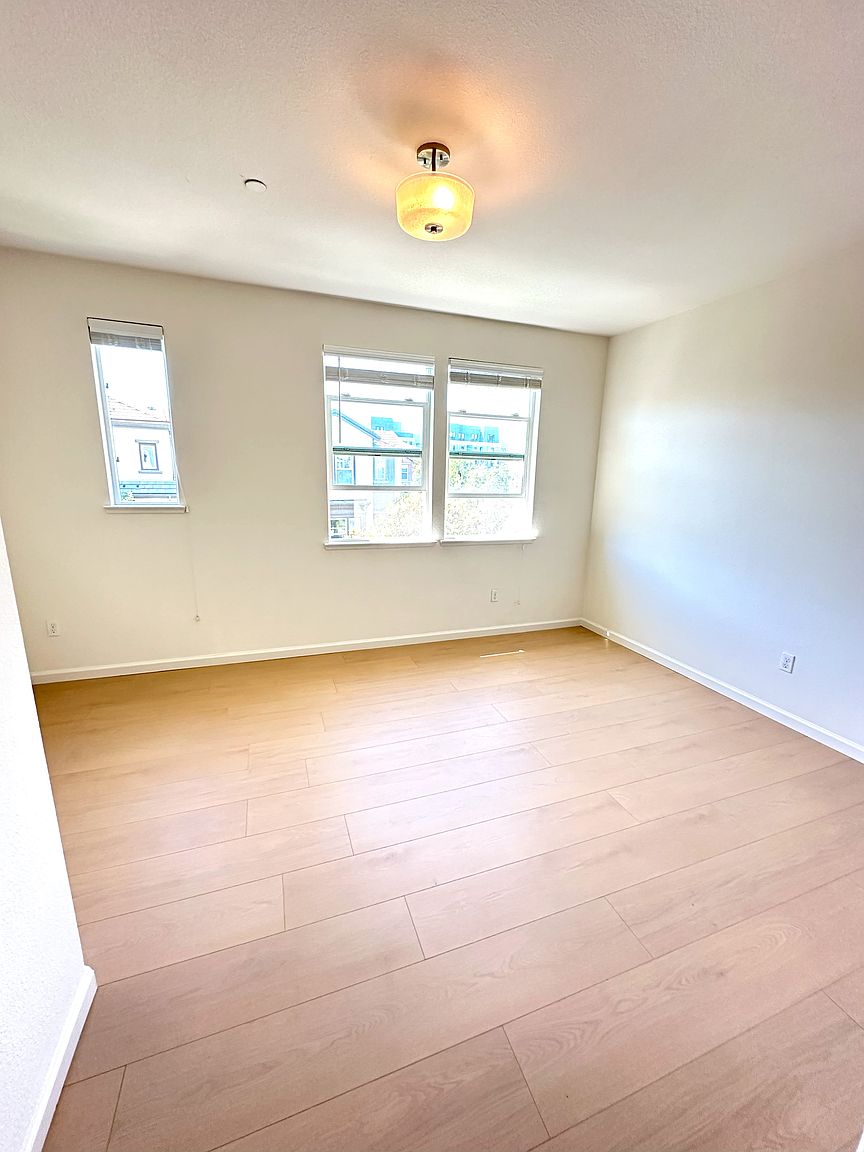 1510 Bleecker St photo 3