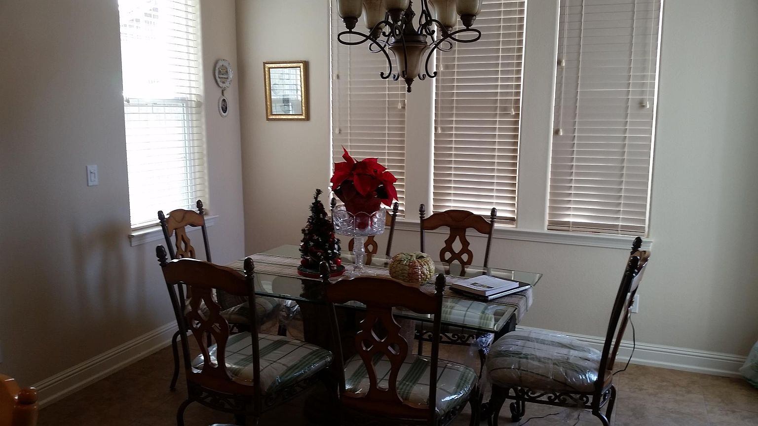 1560 Bautista Way photo 4