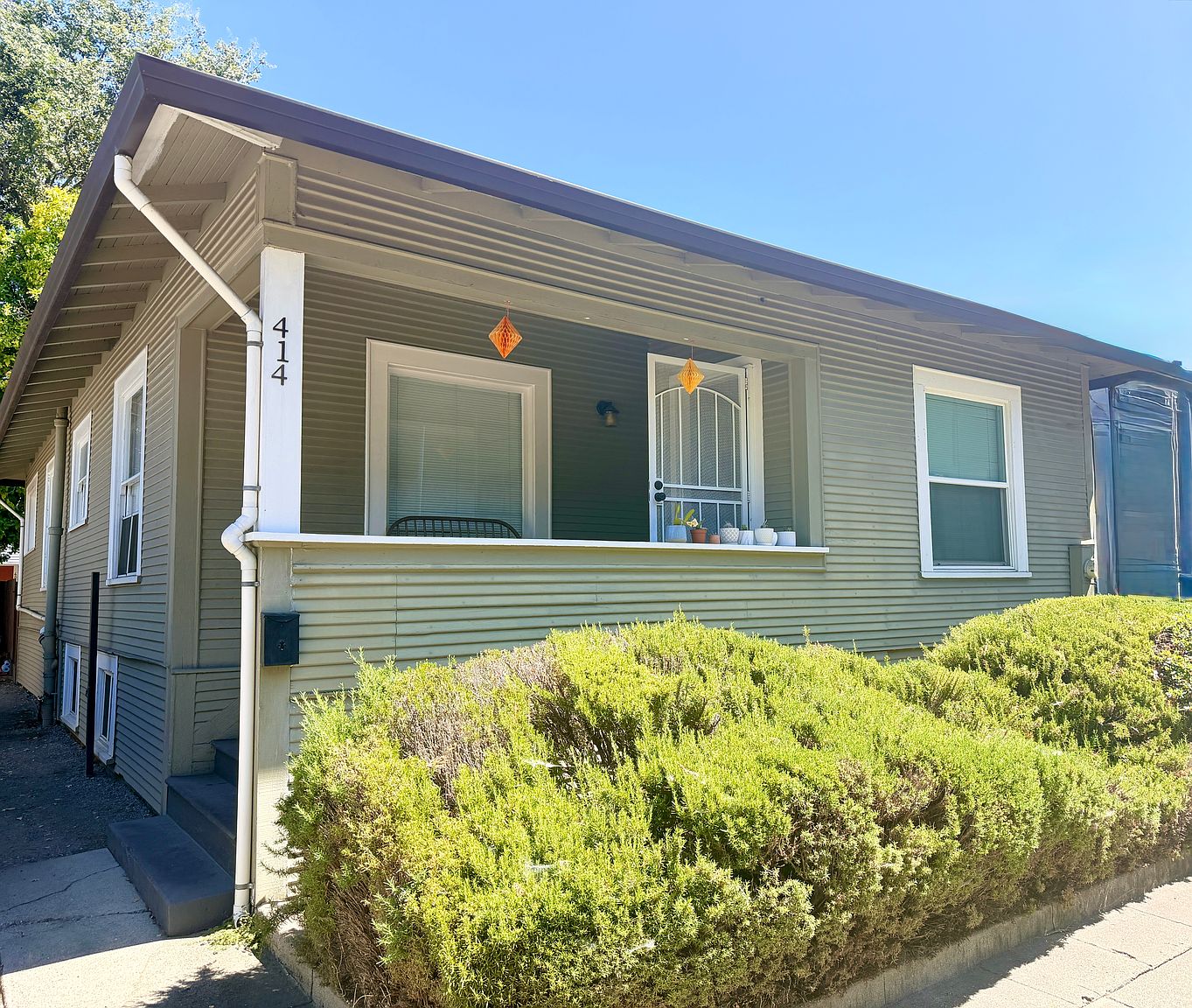 2BR/1BA Single Family House on Beaver St · Santa Rosa