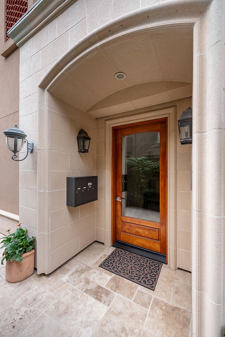 1459 Oak Grove Ave photo 3