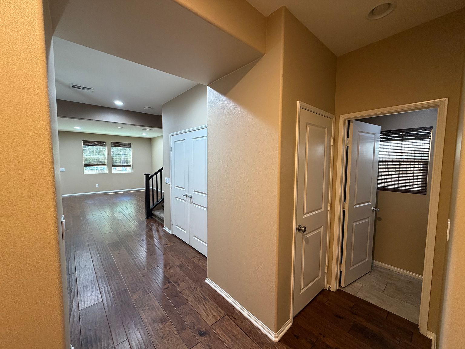 540 Moonlight Dr photo 4