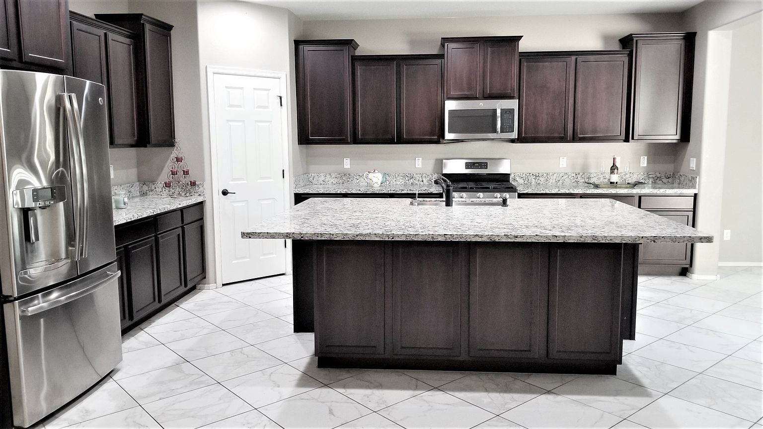2248 E Ottawa Ln photo 2
