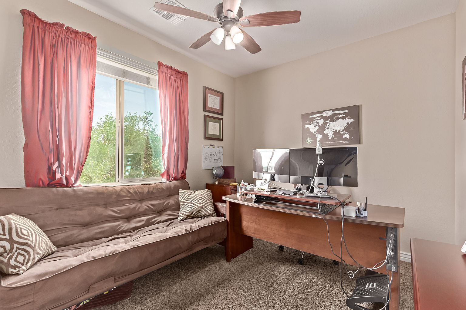 729 W Silver Reef Dr photo 2