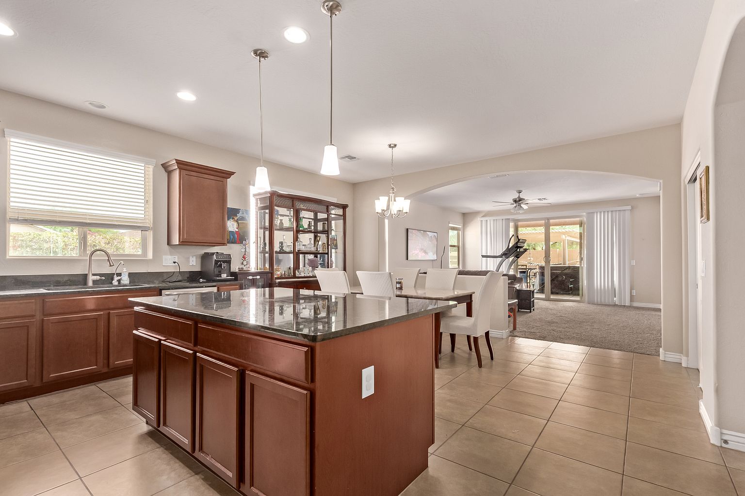 729 W Silver Reef Dr photo 5