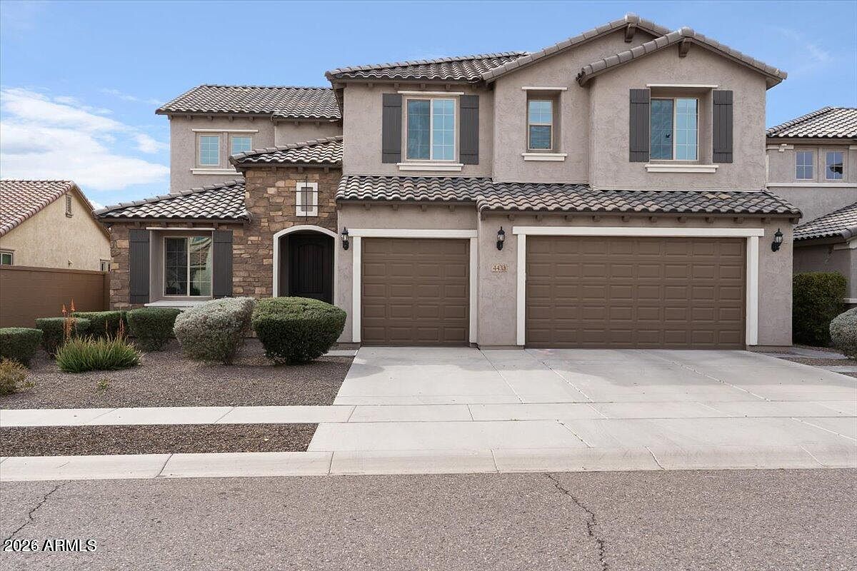 4433 E Cordia Ln photo 2