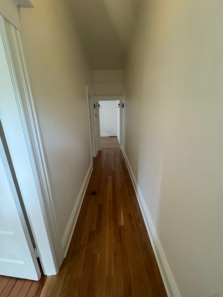 411 Brown St photo 2
