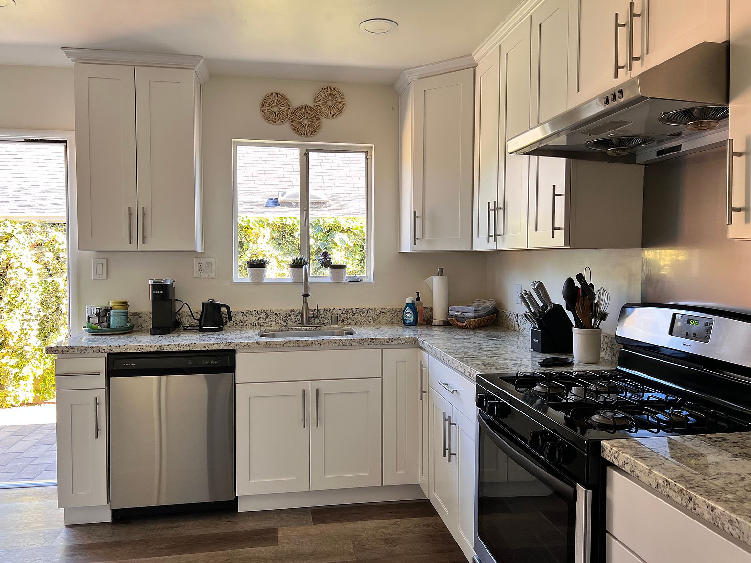 2BR/1BA Single Family House on Willow Ave · Napa photo 2
