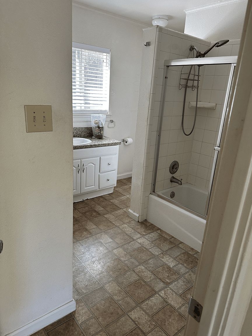 69 Berna Ave photo 2
