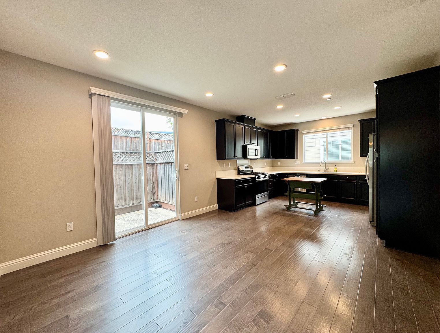 2179 Eva St photo 3