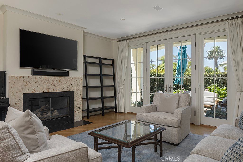 512 Avocado Ave photo 3