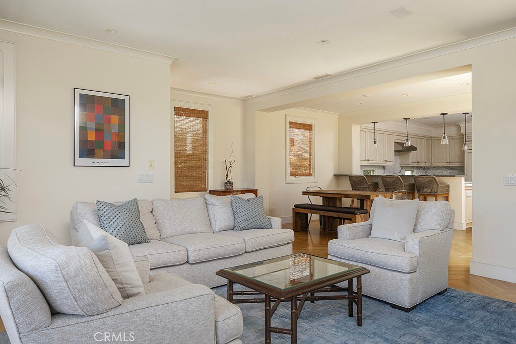 512 Avocado Ave photo 4