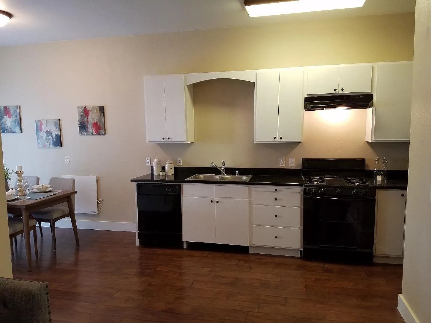 1BR/1BA Condo on Pacific Ave · Santa Cruz photo 2