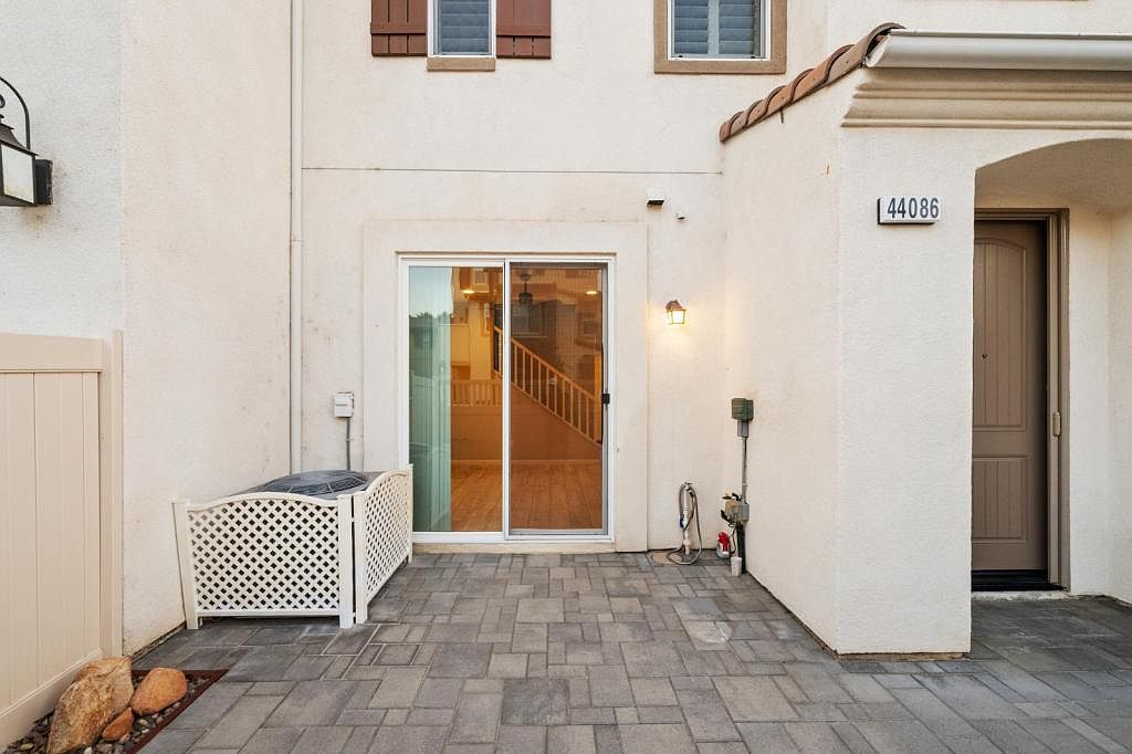 44086 Calle Luz photo 4