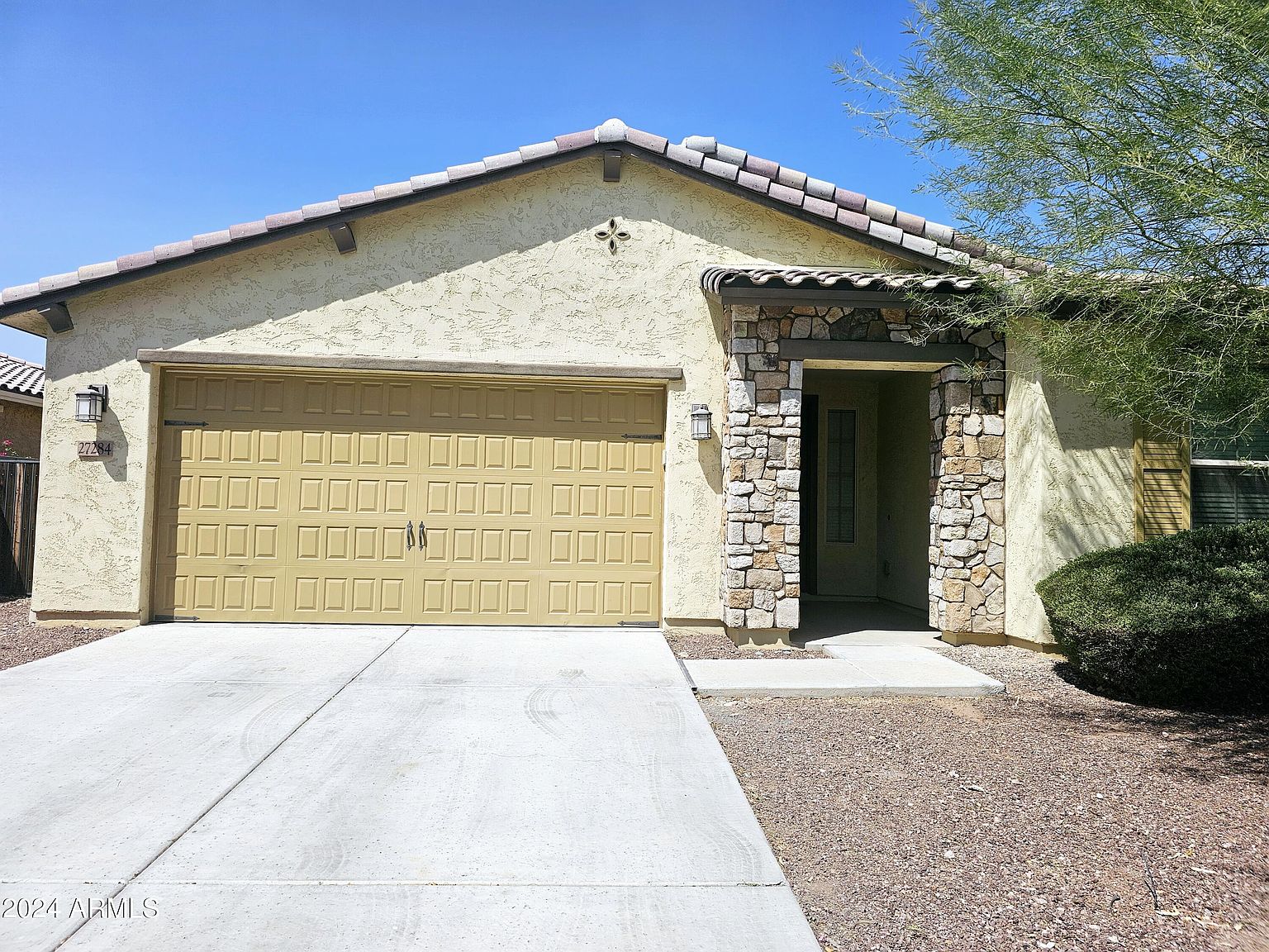 27284 N Skipping Rock Rd Peoria, AZ 85383 photo 2