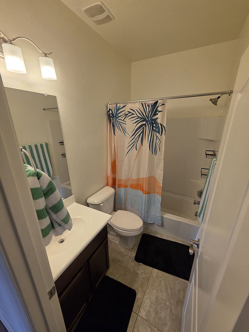 4226 E Pony Ln photo 5