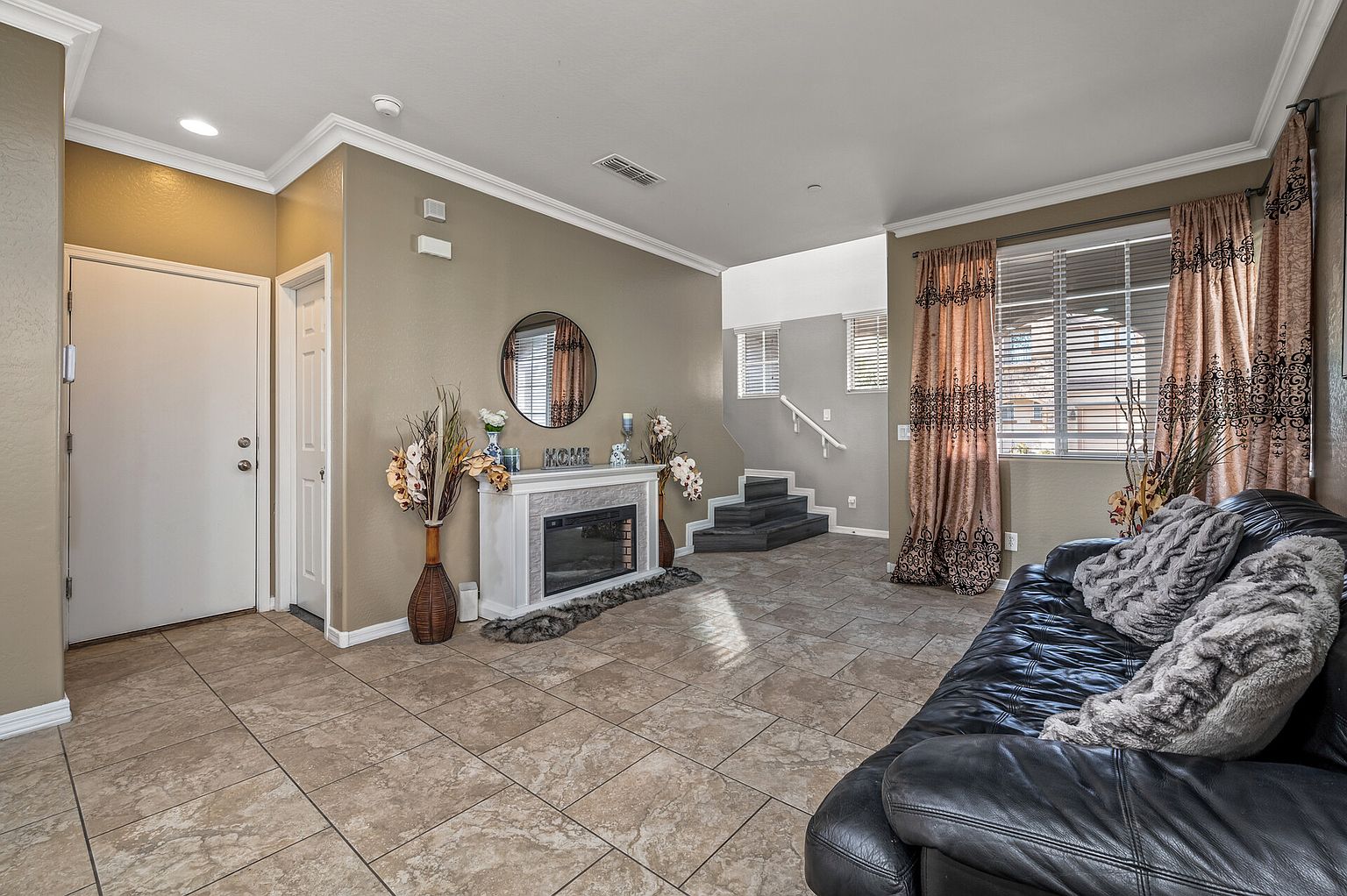 12025 W Polk St photo 4