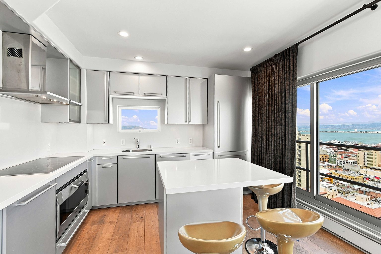 30 Miller Pl photo 3