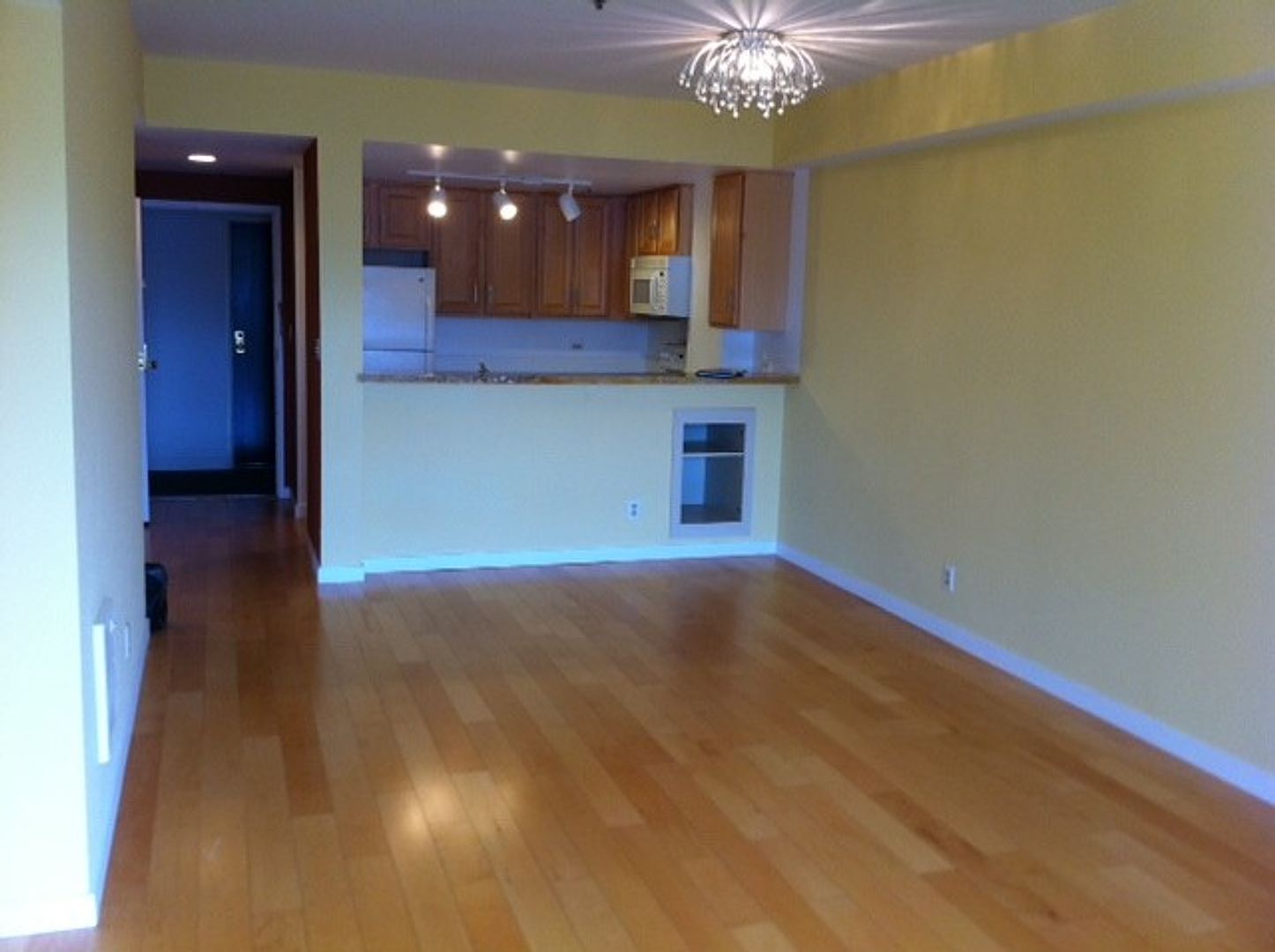 601 Van Ness Ave photo 4