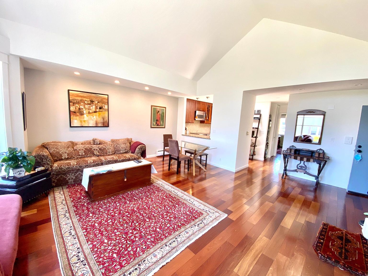2BR/1BA Apartment on Steiner St · San Francisco photo 4