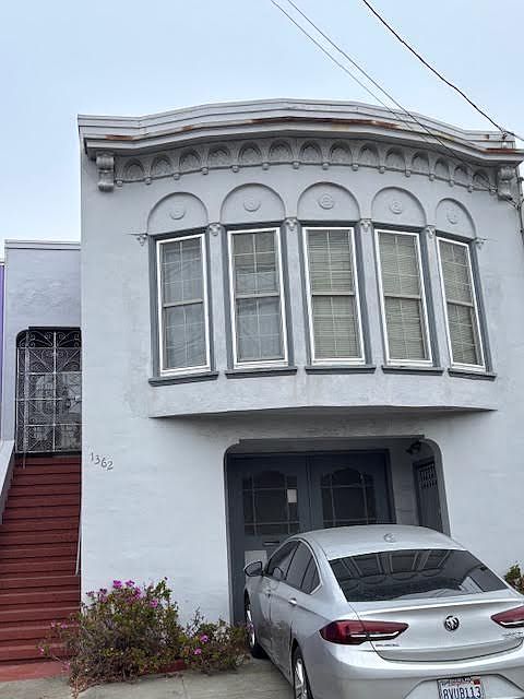 1362 35th Ave photo 2