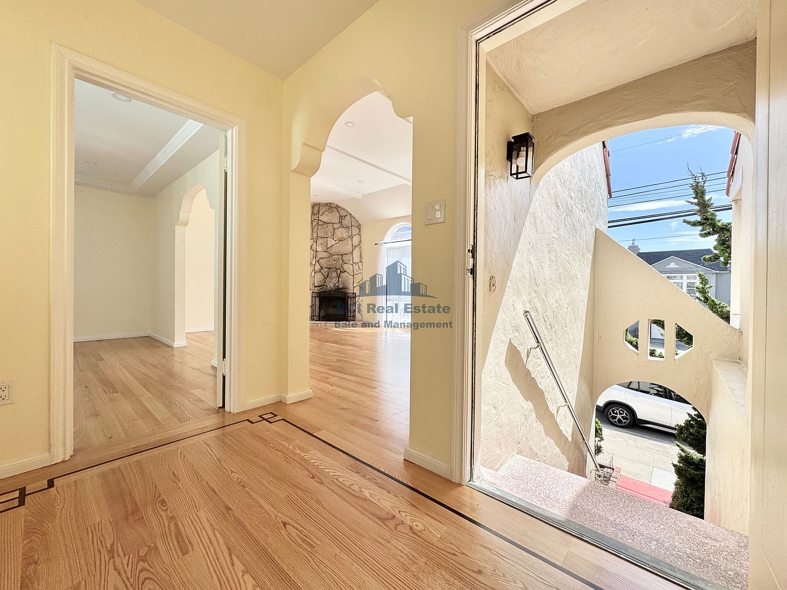 3724 Lawton St photo 2