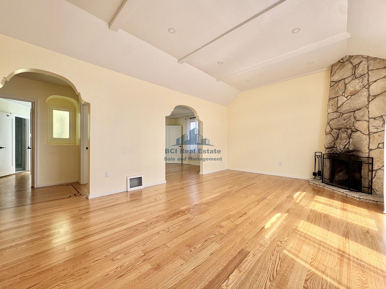 3724 Lawton St photo 3
