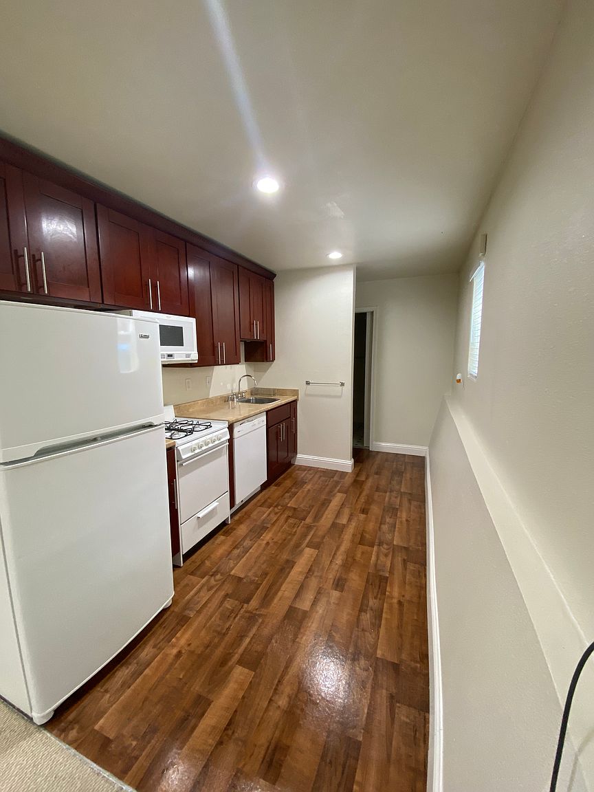 236 Ortega St photo 5