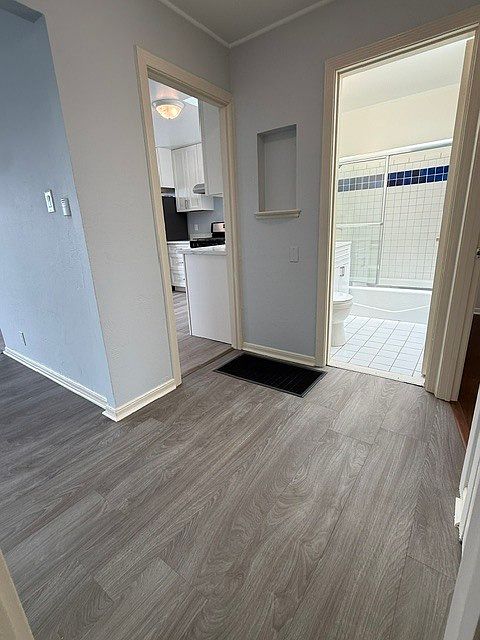 1854 44th Ave photo 3
