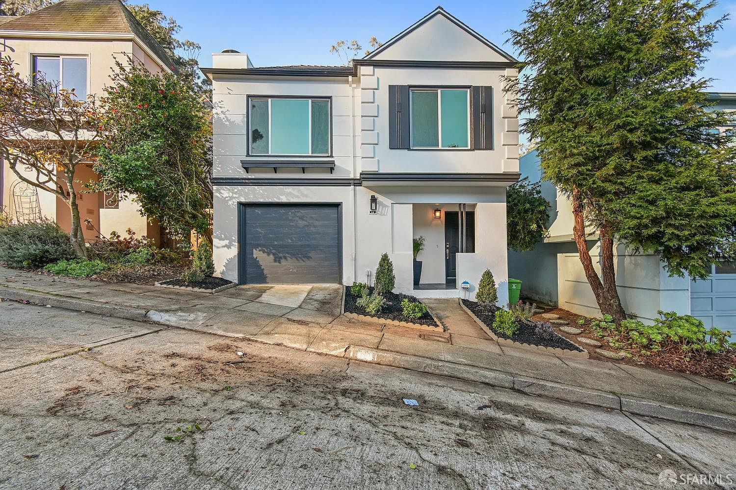 3BR/2BA Single Family House on Dellbrook Ave · San Francisco photo 3