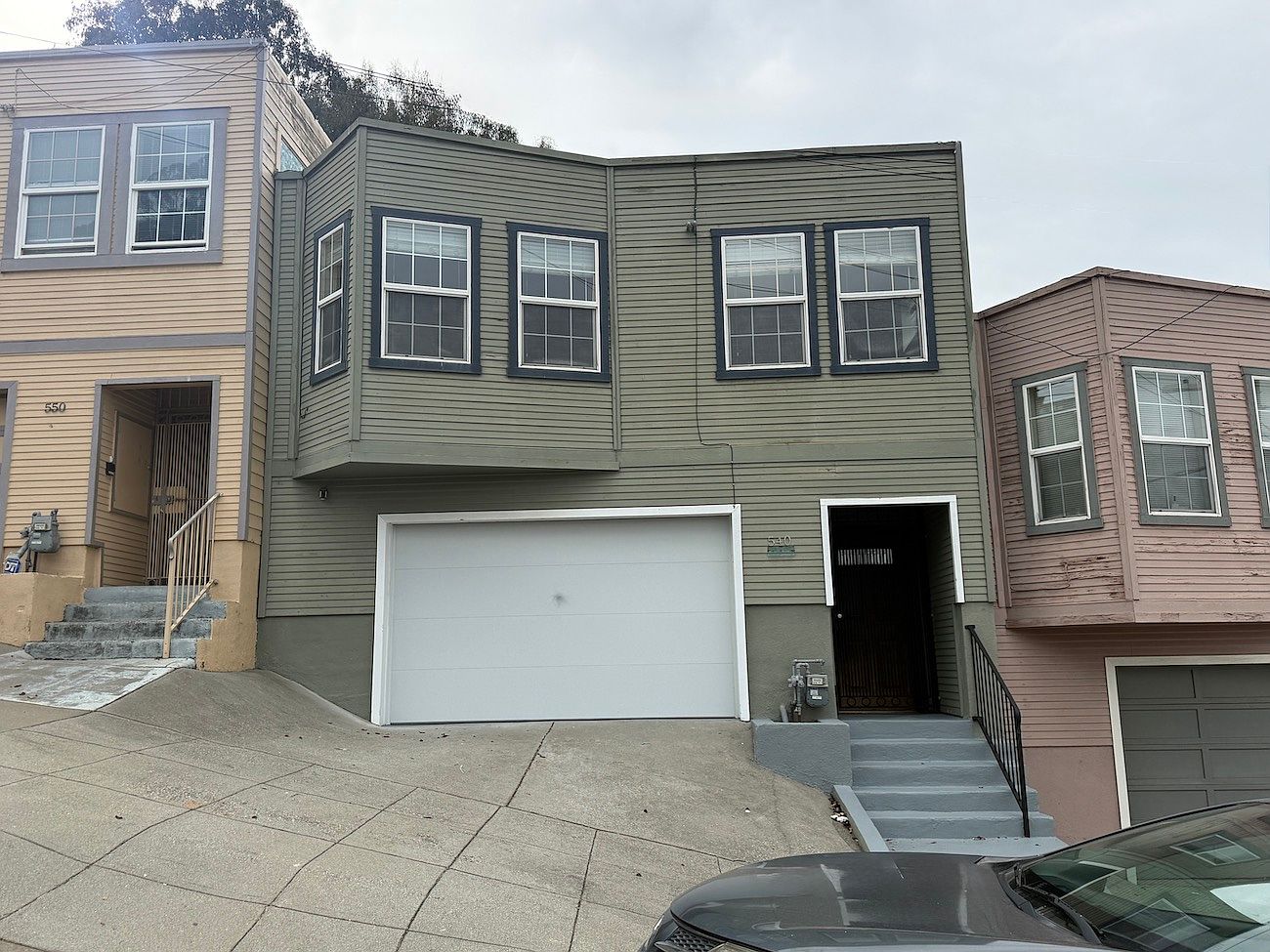 540 Griffith St. photo 2