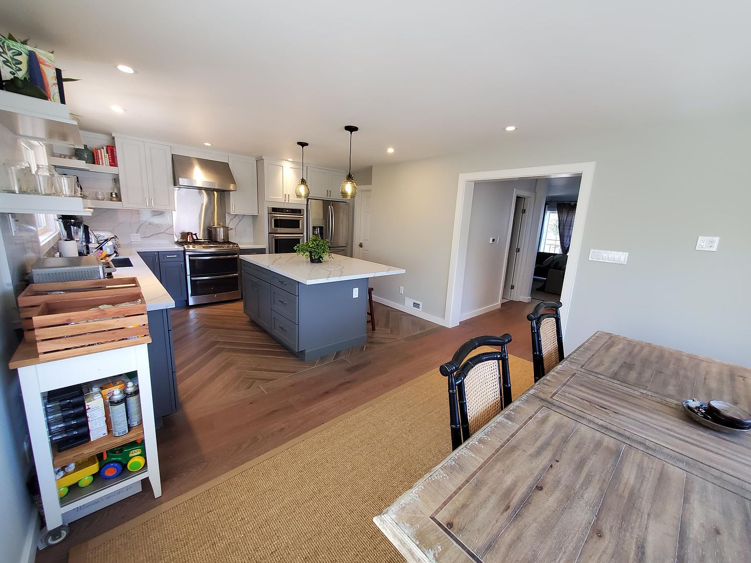 21 Hawkins Ln photo 2