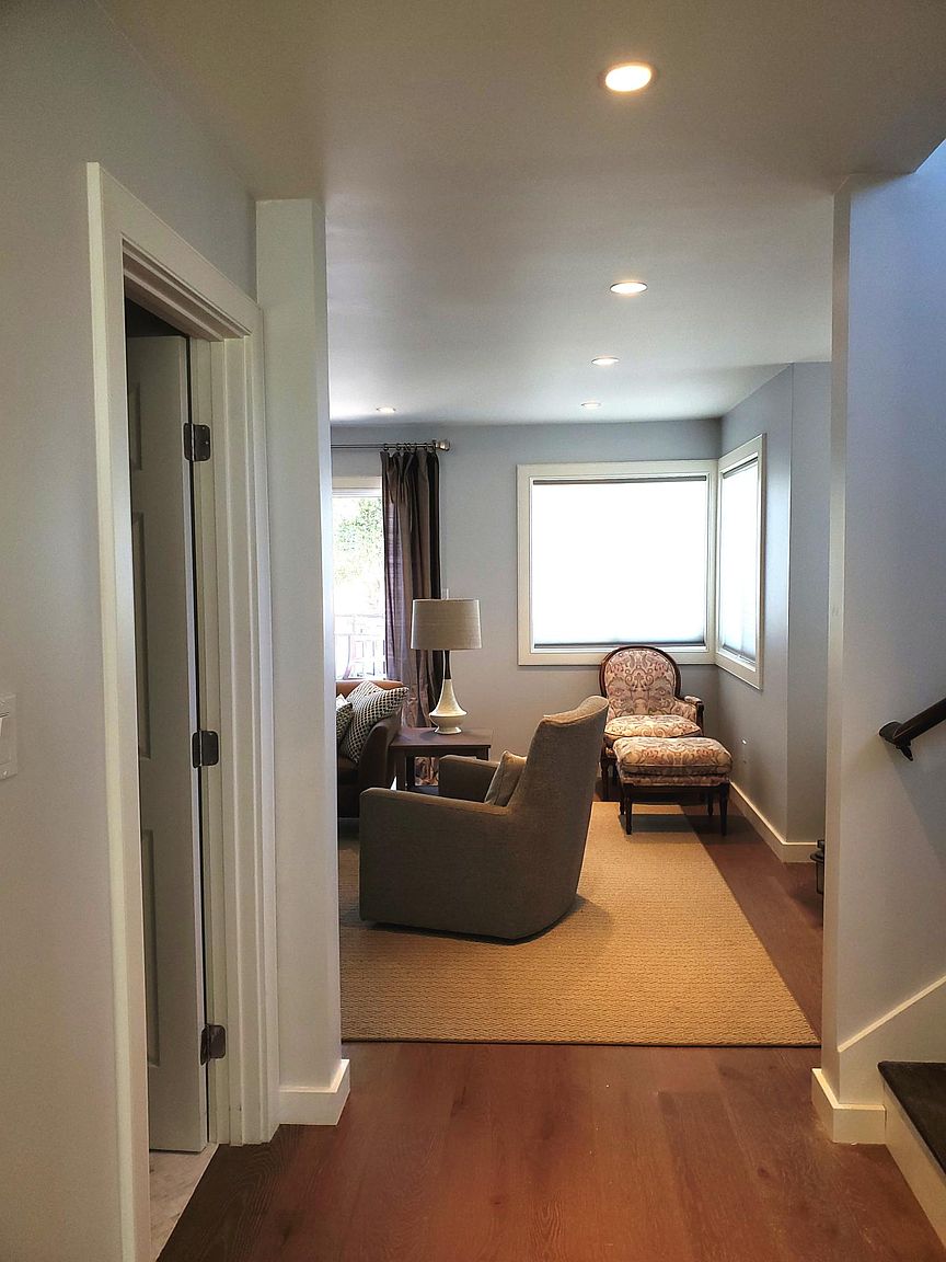 21 Hawkins Ln photo 4