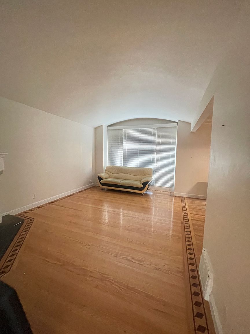 2BR/1BA Single Family House on Hollister Ave · San Francisco photo 3