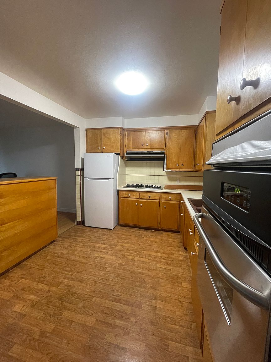 2BR/1BA Single Family House on Hollister Ave · San Francisco photo 5