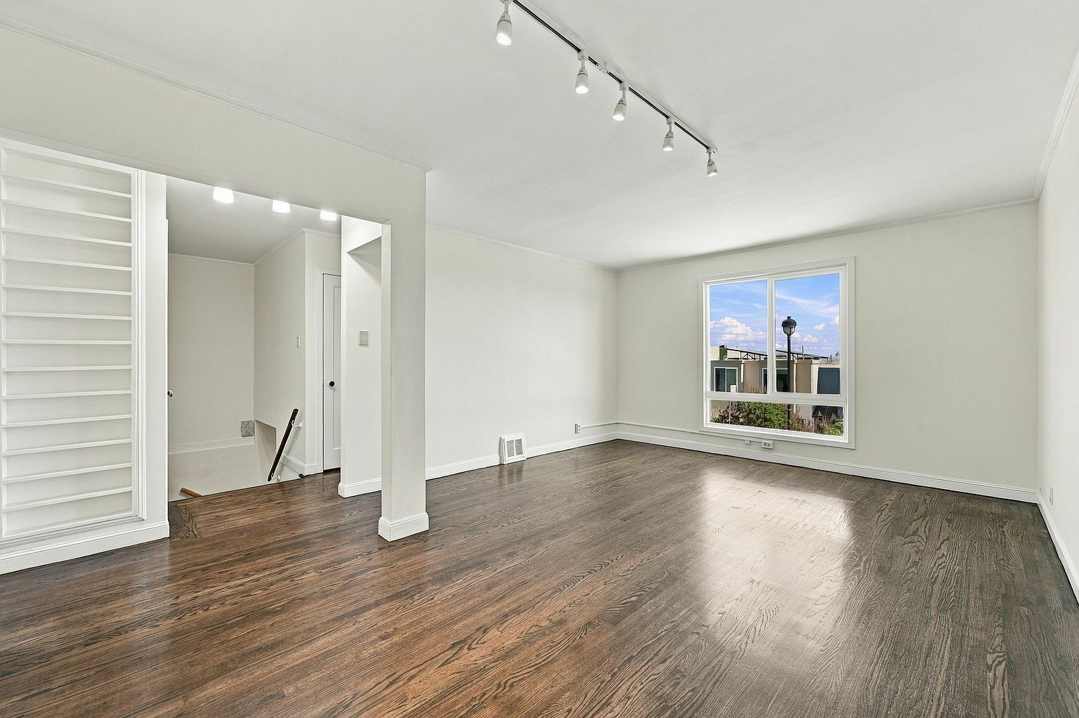 3BR/2BA Single Family House on Franconia St · San Francisco photo 3