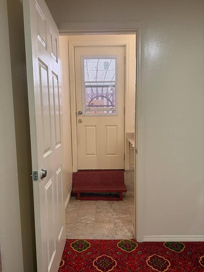 32 University St photo 4
