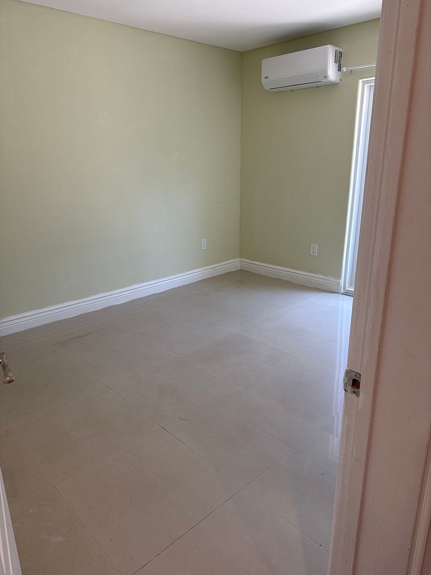 2BR/1BA Apartment on Sweeny St · San Francisco photo 2