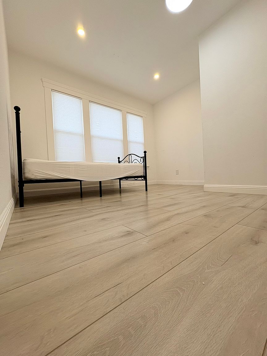 848 Girard Street, San Francisco, CA 94134 photo 3
