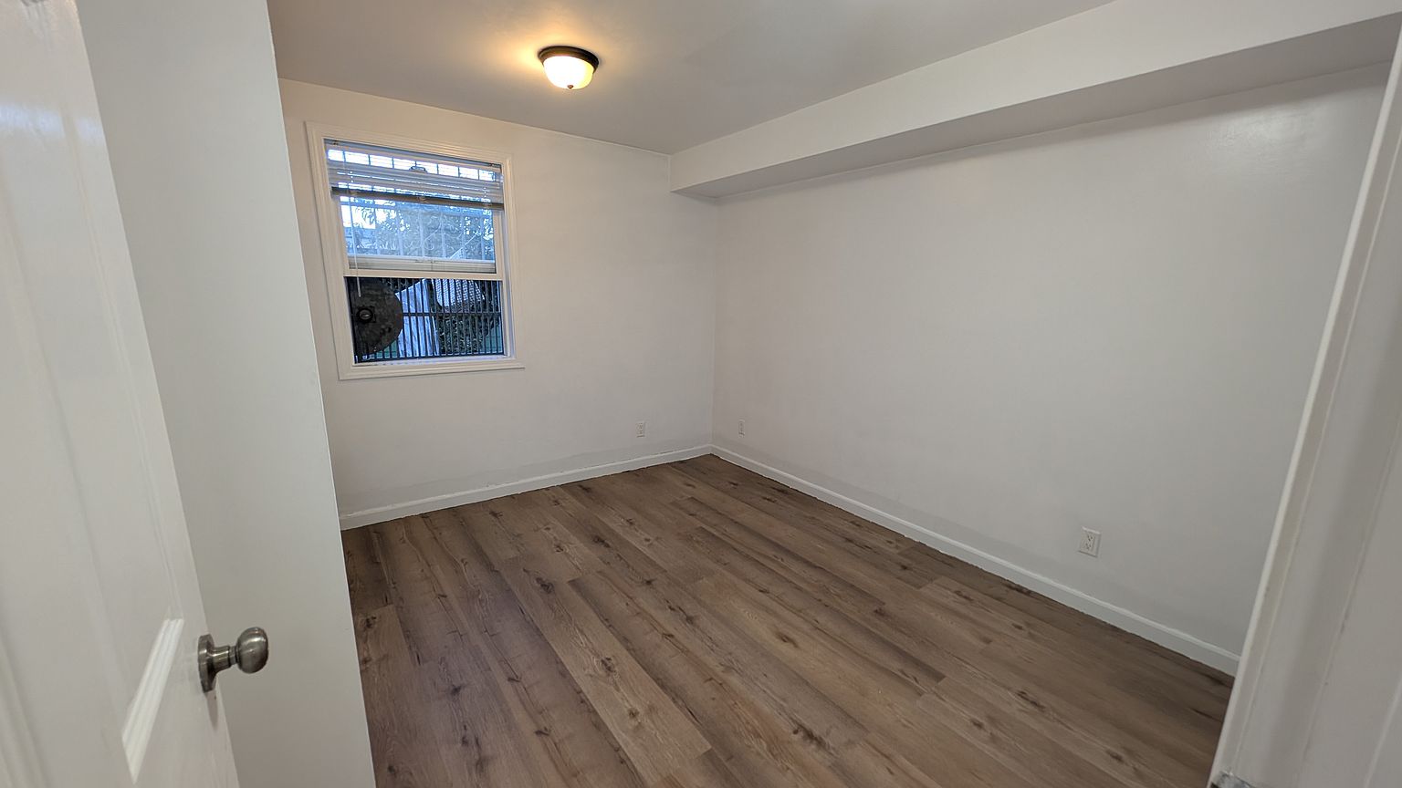 219 Schwerin St photo 4