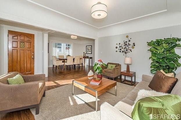 324 Chicago Way