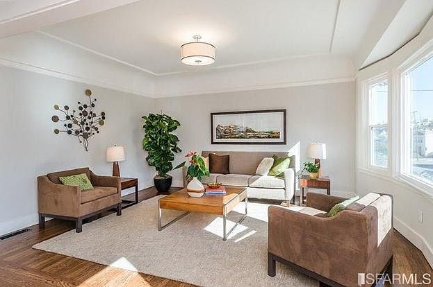 324 Chicago Way photo 2