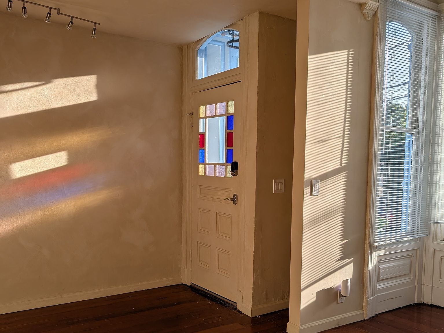 3BR/2BA Single Family House on Bartlett St · San Francisco photo 2