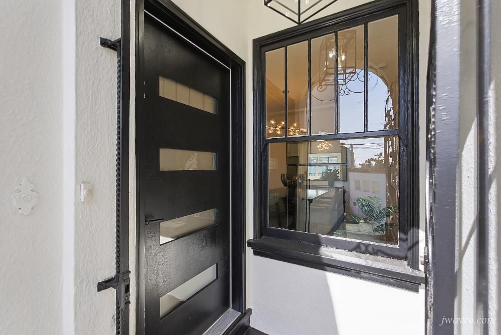 1474 Noe St photo 2