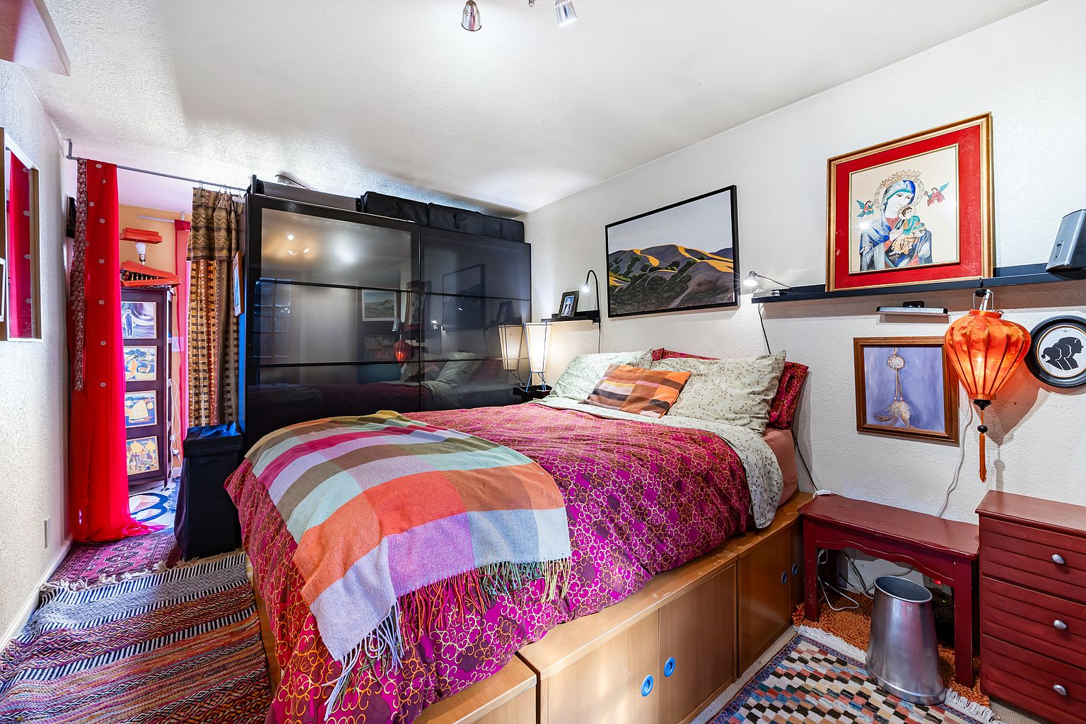 1BR/1BA Single Family House on Victoria St · San Francisco photo 2