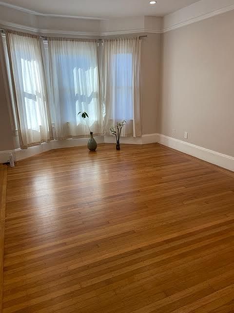146 Ashton Ave photo 4