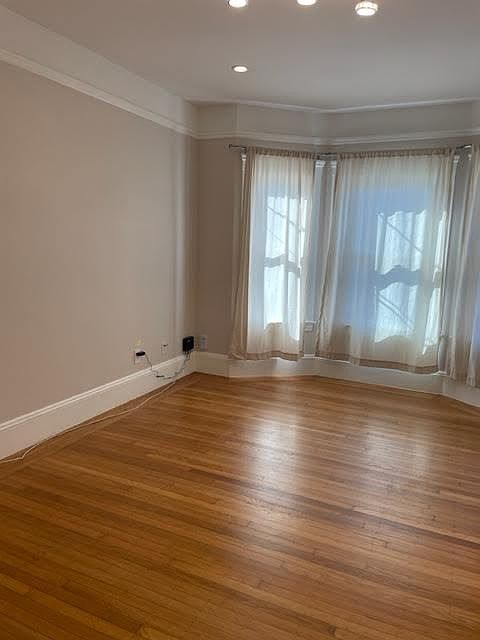 146 Ashton Ave photo 5