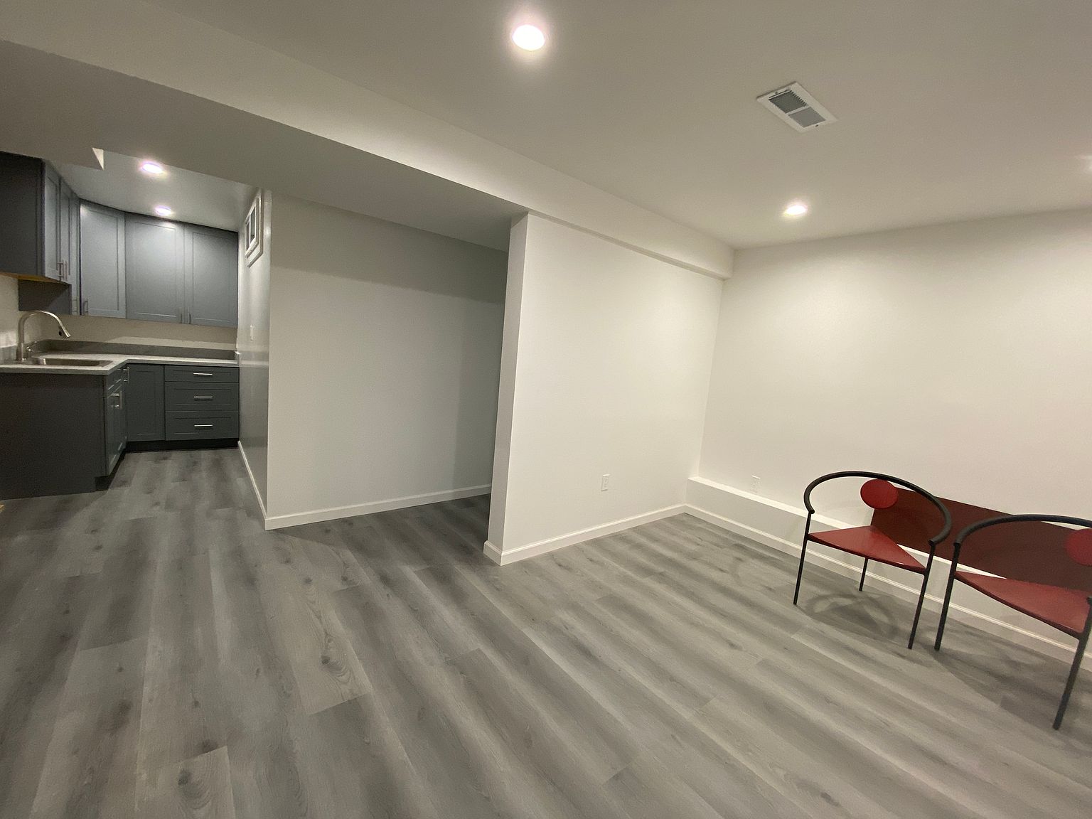 462 Arch St photo 3