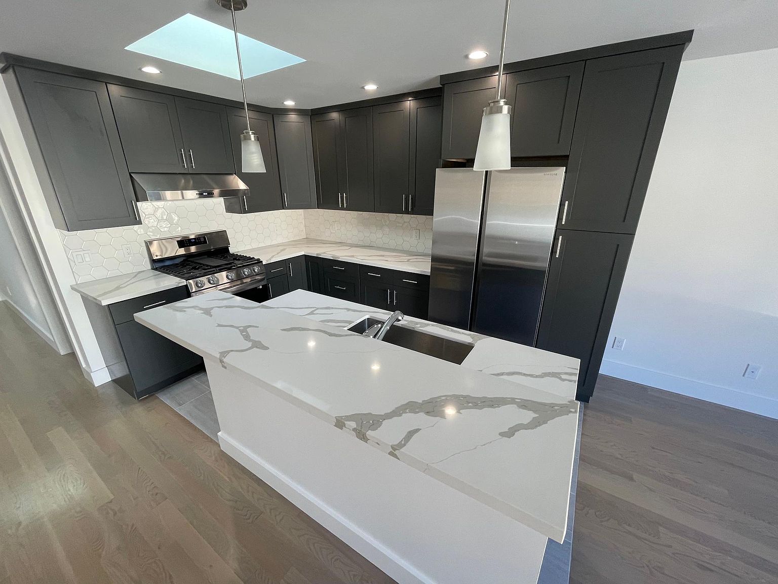 2BR/2BA Other on Chester Ave · Daly City photo 5