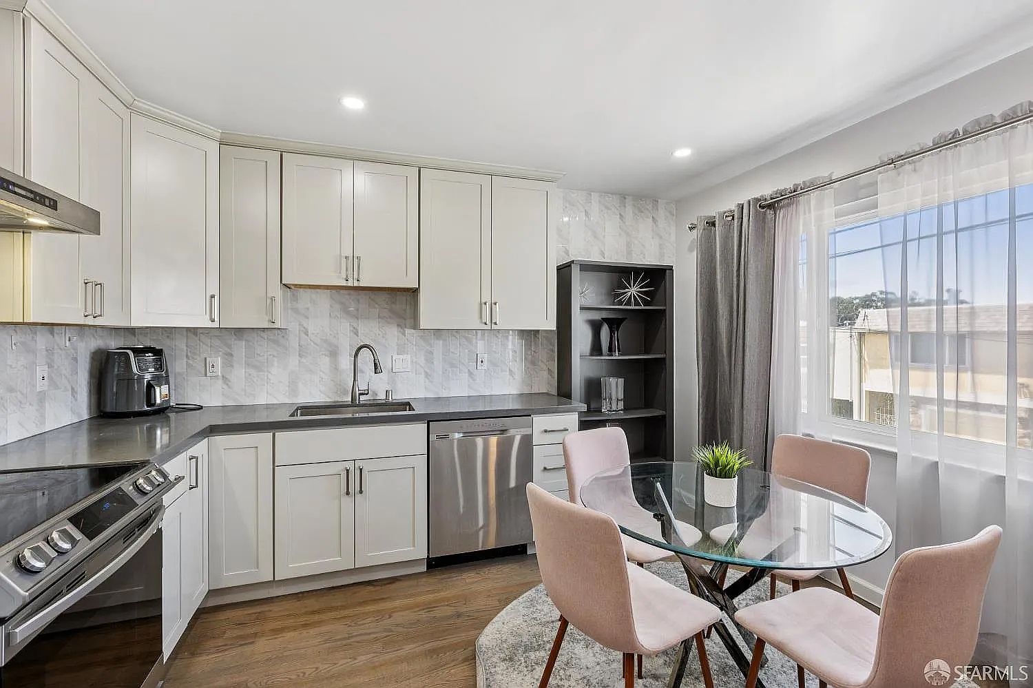 1BR/2BA Apartment on Belle Ave · Daly City photo 2